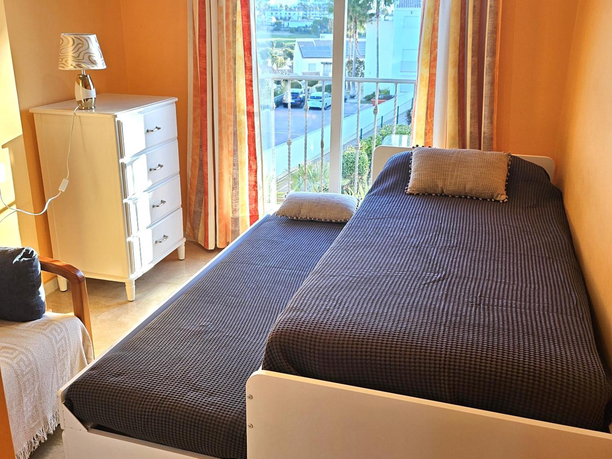 3 Bedrooms With Pool & Parking, Close To Sea And Gibraltar Manilva Bagian luar foto