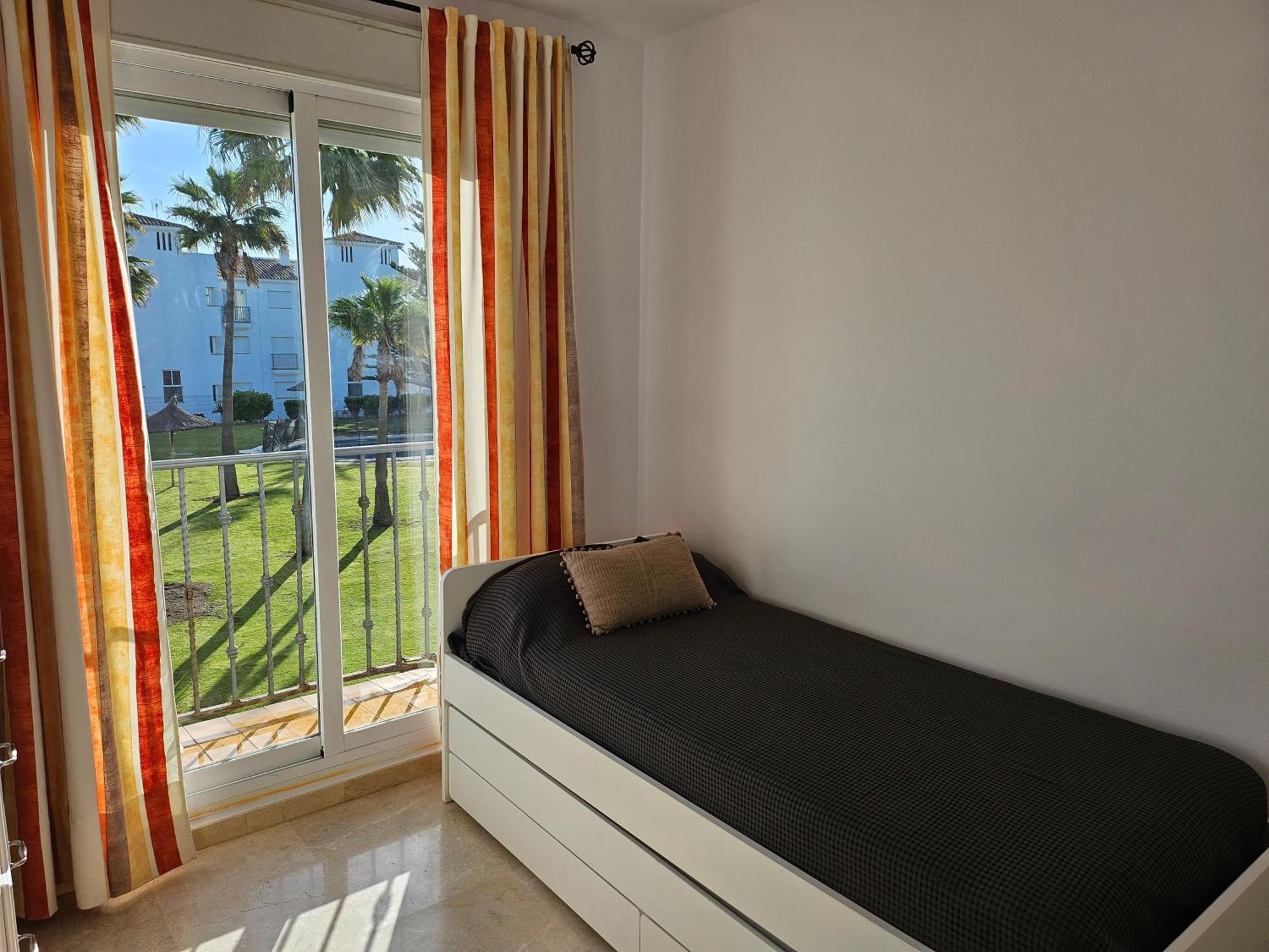 3 Bedrooms With Pool & Parking, Close To Sea And Gibraltar Manilva Bagian luar foto