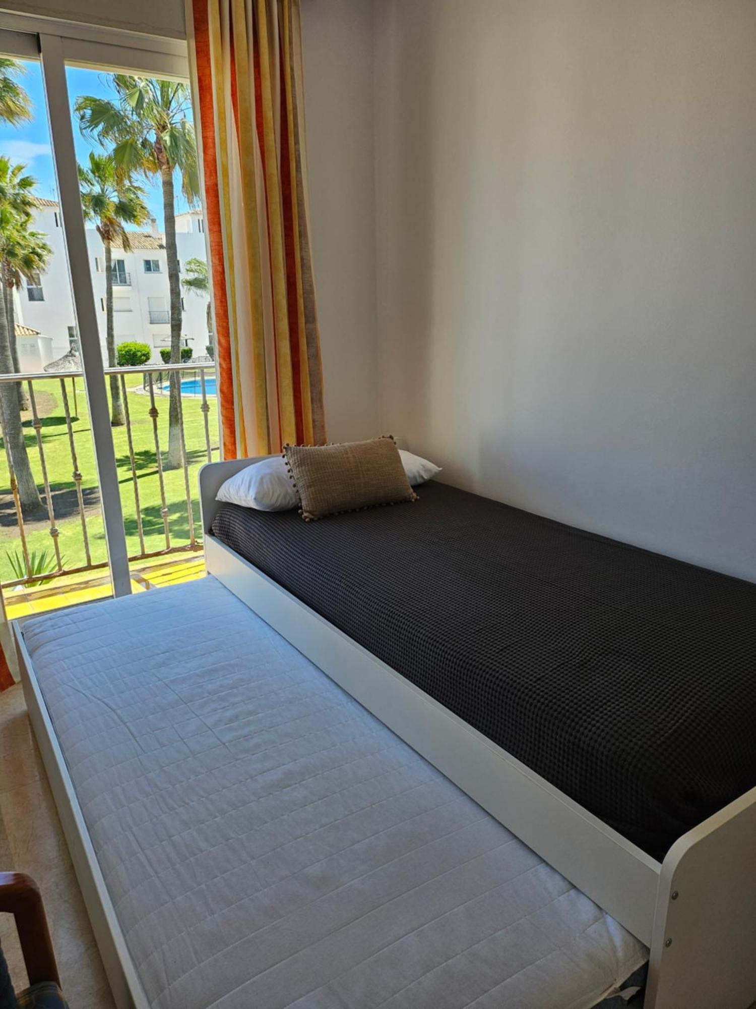 3 Bedrooms With Pool & Parking, Close To Sea And Gibraltar Manilva Bagian luar foto