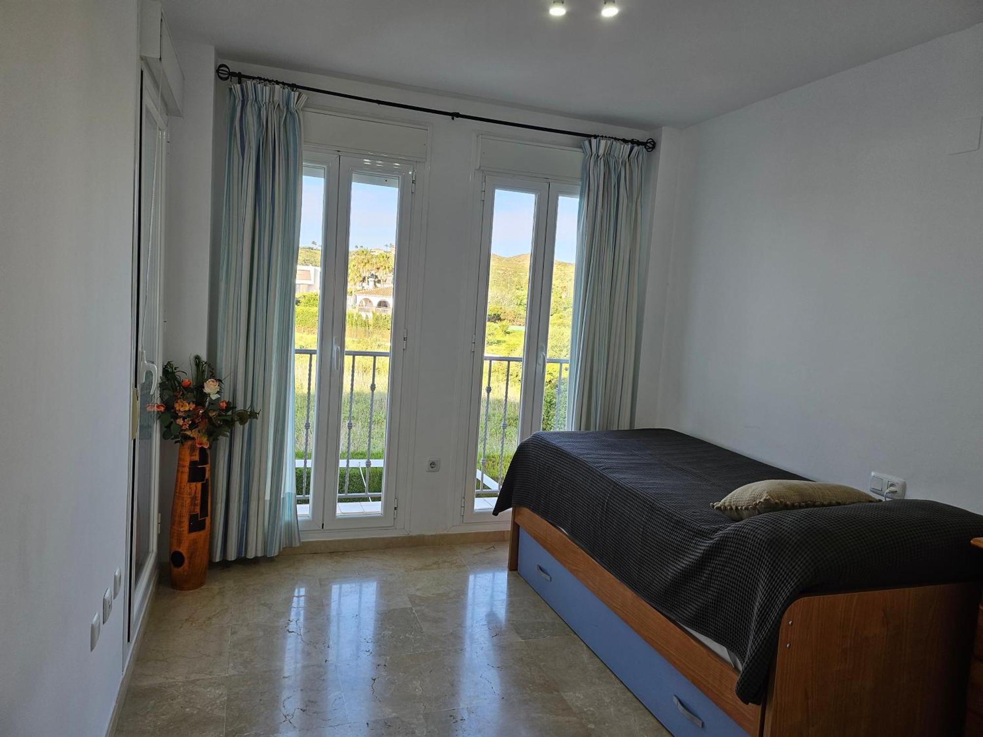 3 Bedrooms With Pool & Parking, Close To Sea And Gibraltar Manilva Bagian luar foto
